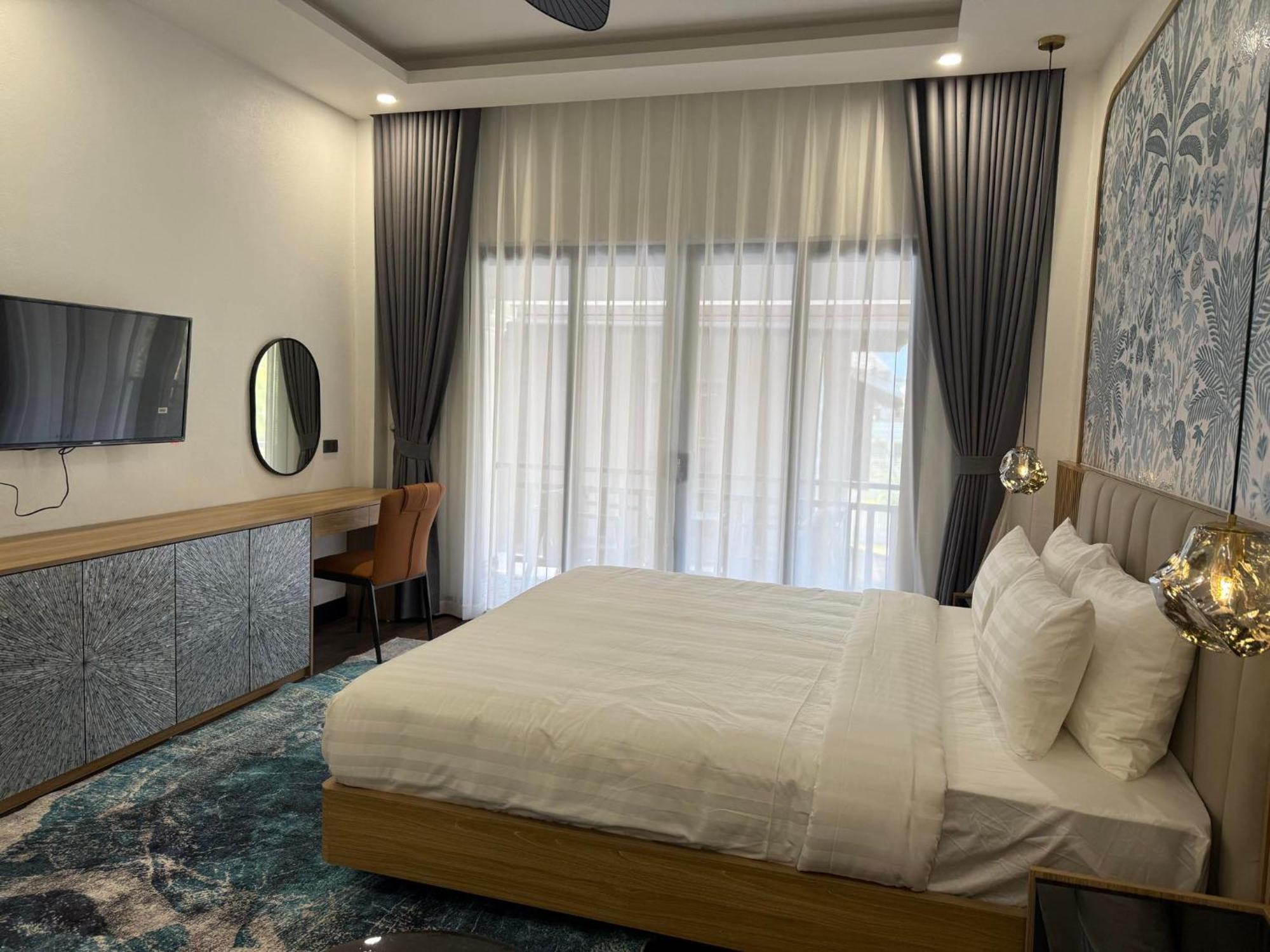 Double Room with Pool View